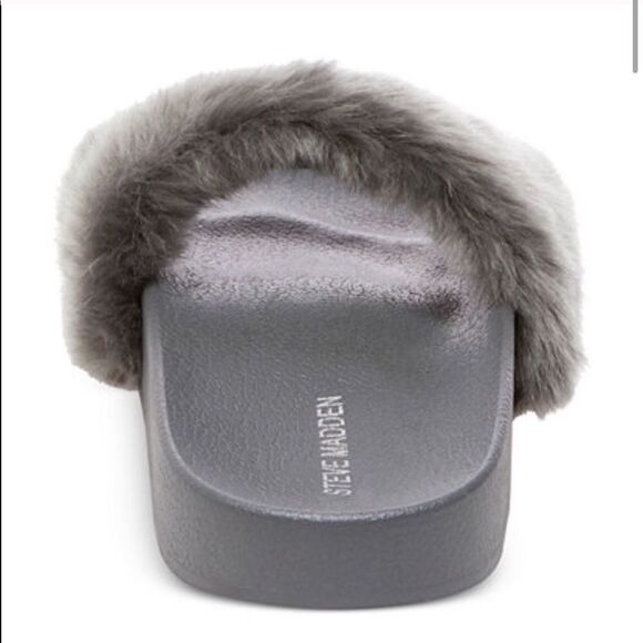 Grey faux fur Sandals - Picture 9 of 12